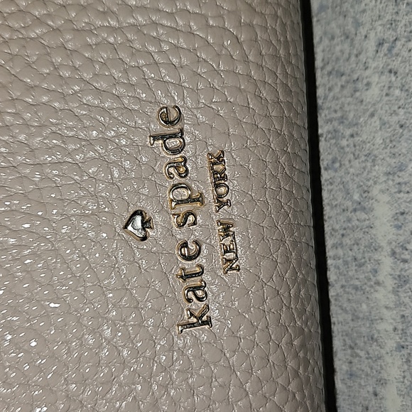KATE SPADE POCKET BOOK - Picture 2 of 14